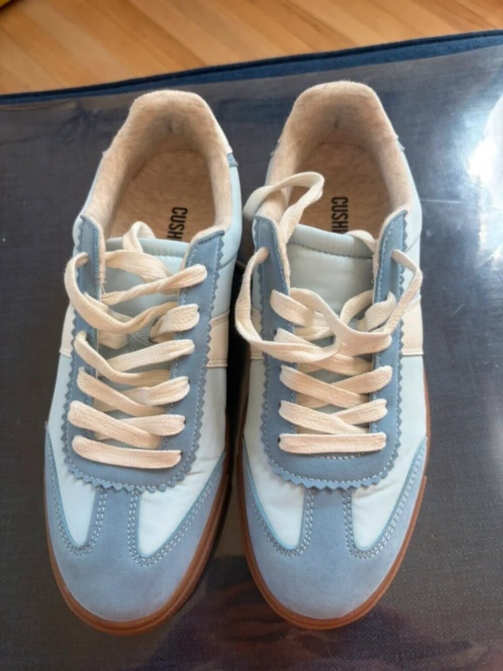 Cushionaire Blue Sneaker size 8M